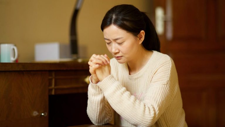 Why Can’t We Feel the Lord’s Response to Our Prayers? —An Analysis of Three Wrong Ways to Pray